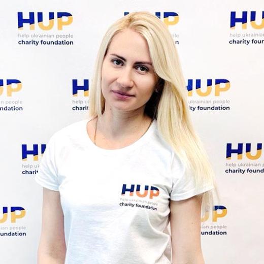 Анна Нечепоренко Засновниця та директорка фонду HELP UKRAINIAN PEOPLE